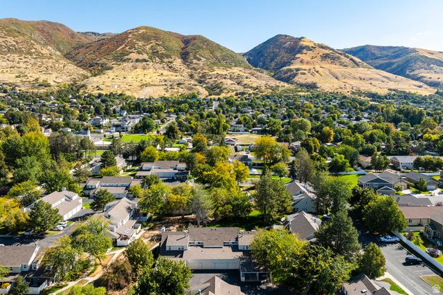 833 N LAKESIDE LN, Centerville, UT 84014