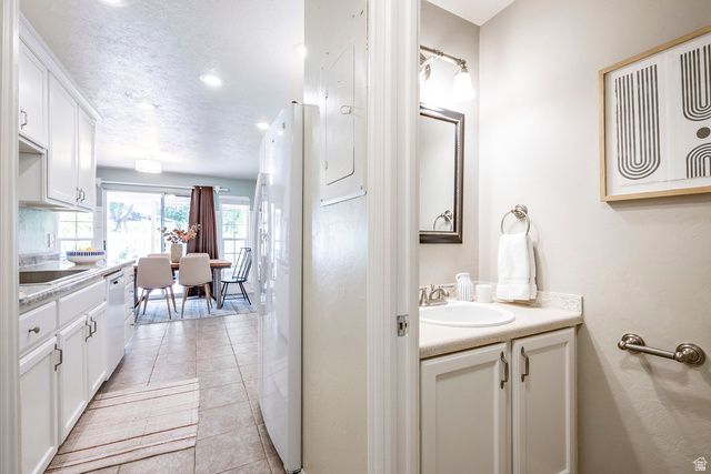 833 N LAKESIDE LN, Centerville, UT 84014