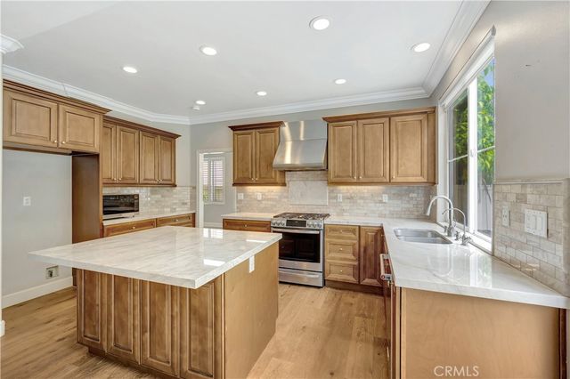 15 Whispering Pne, Irvine, CA 92620