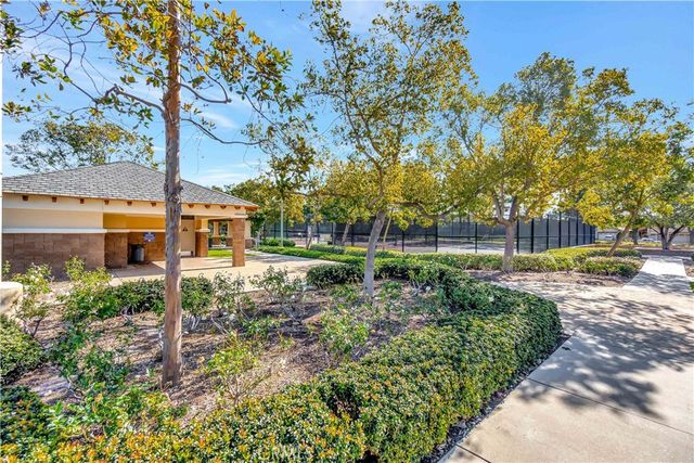 15 Whispering Pne, Irvine, CA 92620