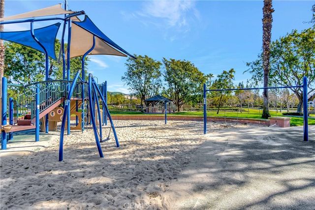 15 Whispering Pne, Irvine, CA 92620