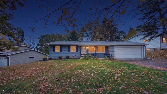 3624 Rolling View Drive, White Bear Lake, MN 55110