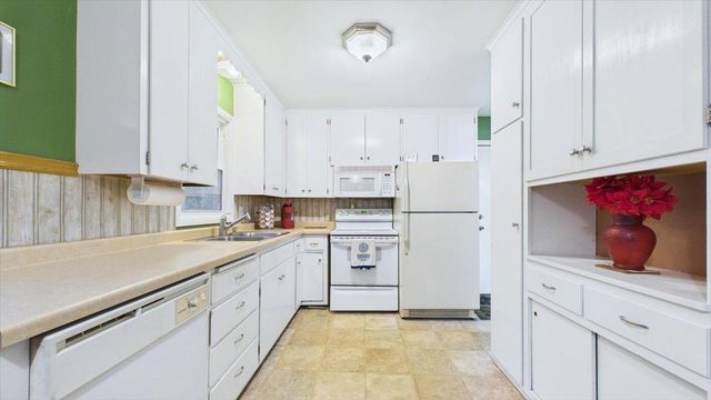 3624 Rolling View Drive, White Bear Lake, MN 55110