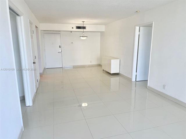 3300 NE 192nd St 1609, Aventura, FL 33180