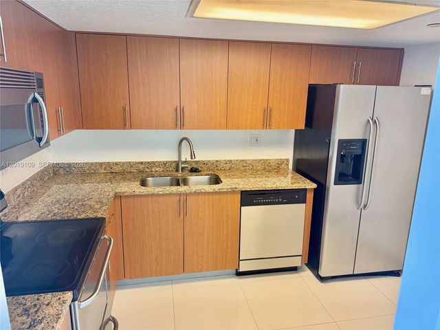 3300 NE 192nd St 1609, Aventura, FL 33180