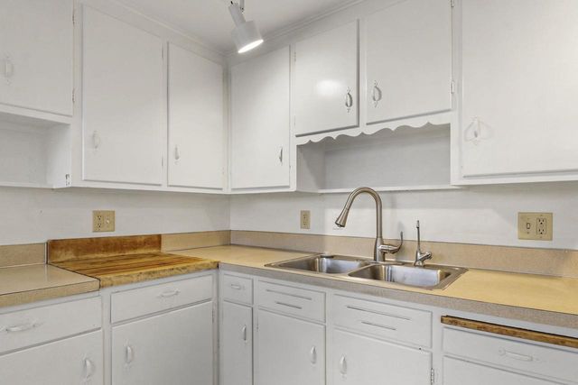 3760 Hoepker Road, Madison, WI 53718