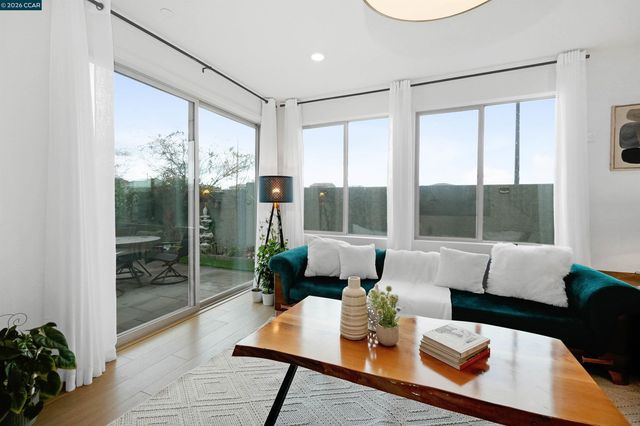 5860 Silhouette Ct, Dublin, CA 94568