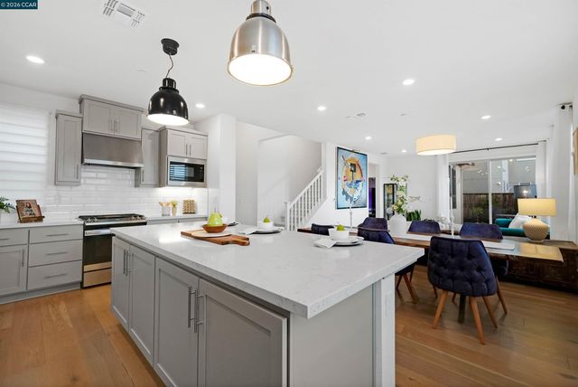 5860 Silhouette Ct, Dublin, CA 94568