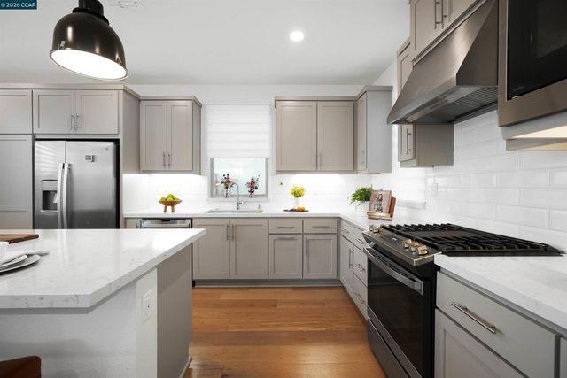 5860 Silhouette Ct, Dublin, CA 94568