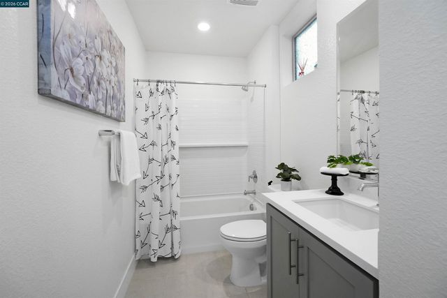 5860 Silhouette Ct, Dublin, CA 94568