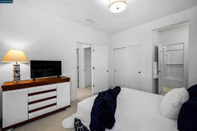 5860 Silhouette Ct, Dublin, CA 94568