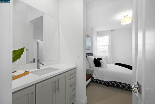 5860 Silhouette Ct, Dublin, CA 94568