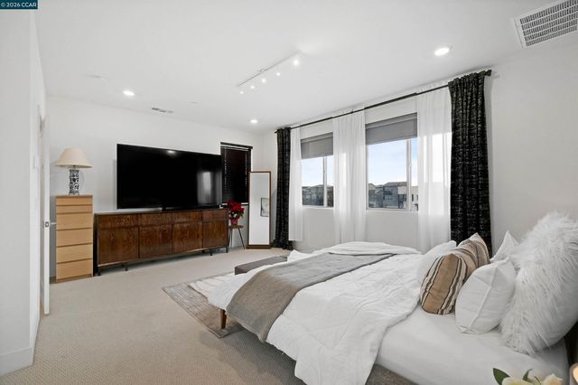 5860 Silhouette Ct, Dublin, CA 94568