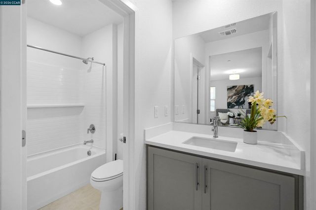 5860 Silhouette Ct, Dublin, CA 94568