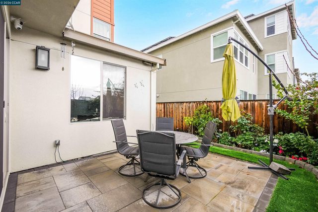 5860 Silhouette Ct, Dublin, CA 94568