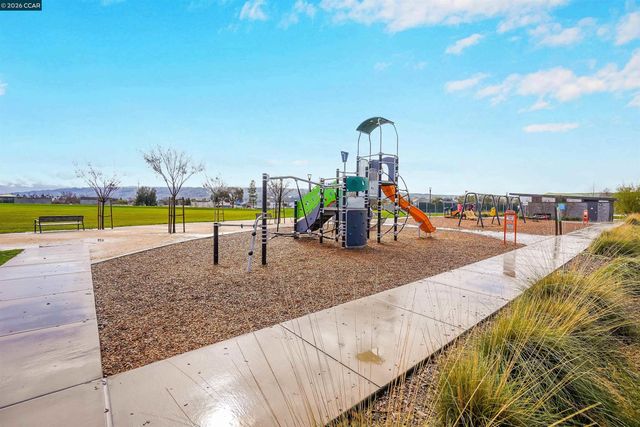 5860 Silhouette Ct, Dublin, CA 94568