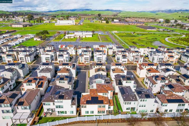 5860 Silhouette Ct, Dublin, CA 94568