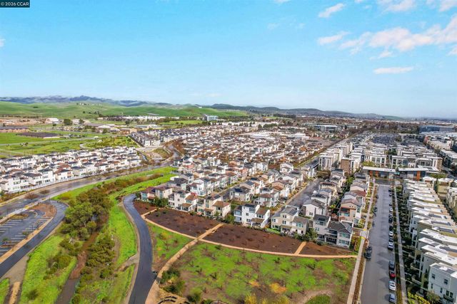 5860 Silhouette Ct, Dublin, CA 94568