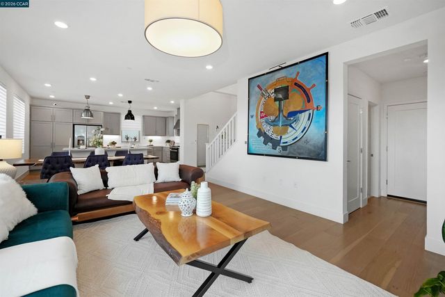 5860 Silhouette Ct, Dublin, CA 94568