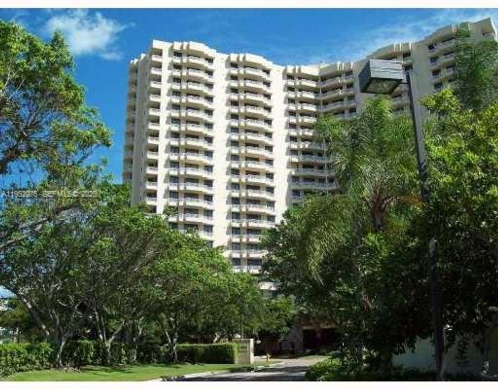 3300 NE 192nd Street 914, Aventura, FL 33180