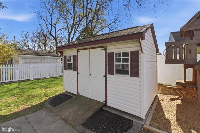 327 DOVER ST, Manheim, PA 17545