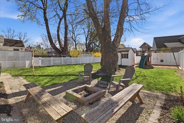 327 DOVER ST, Manheim, PA 17545