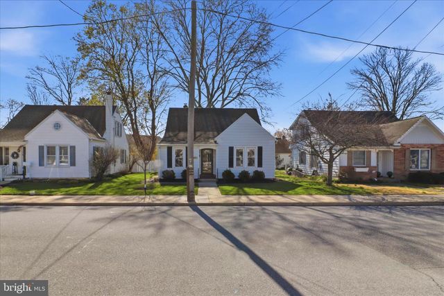 327 DOVER ST, Manheim, PA 17545