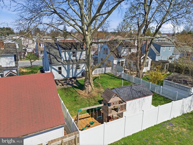 327 DOVER ST, Manheim, PA 17545