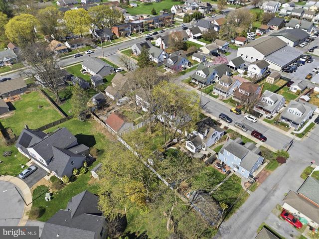 327 DOVER ST, Manheim, PA 17545