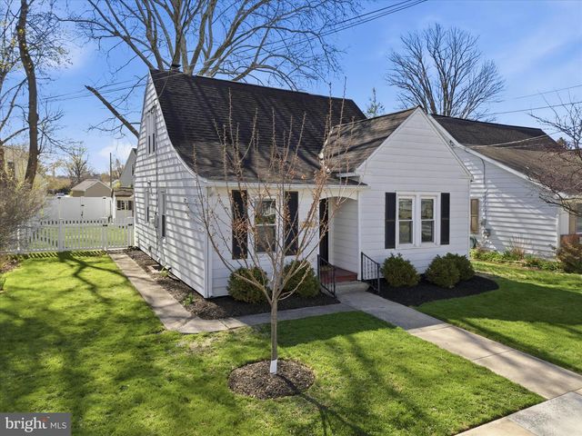 327 DOVER ST, Manheim, PA 17545
