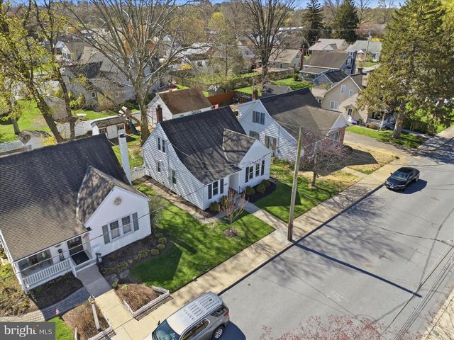 327 DOVER ST, Manheim, PA 17545