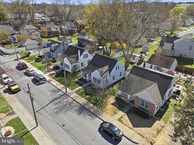 327 DOVER ST, Manheim, PA 17545