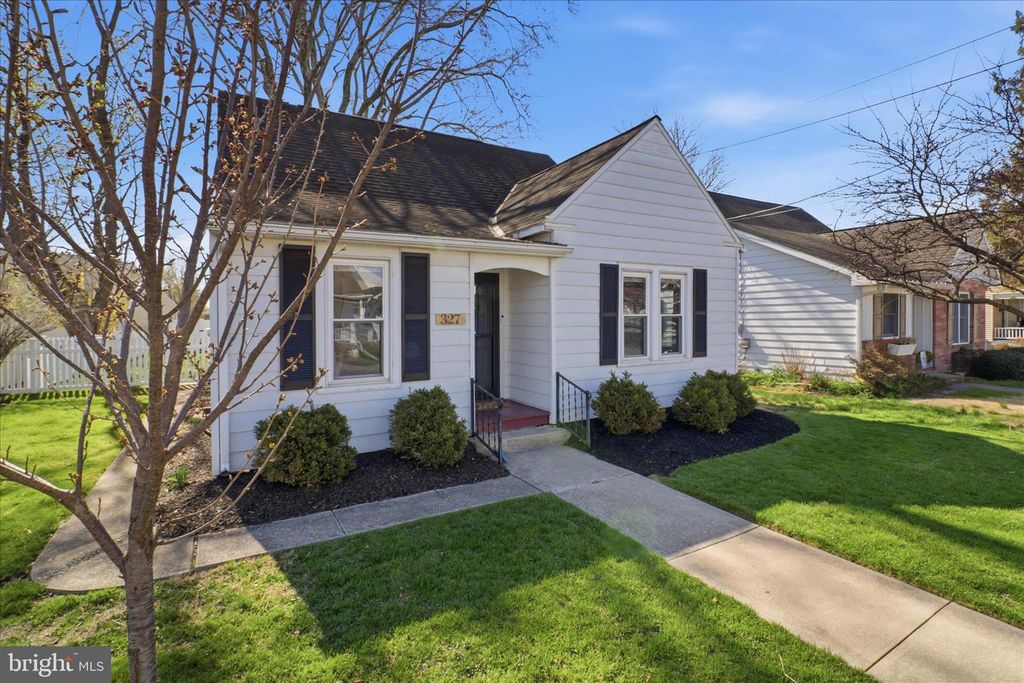 327 DOVER ST, Manheim, PA 17545