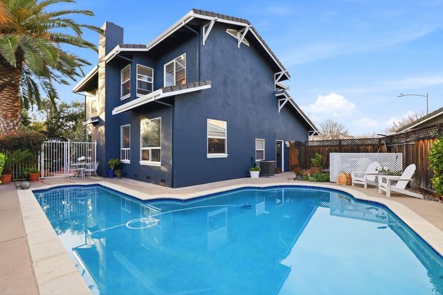 1320 Heritage Way, Gilroy, CA 95020