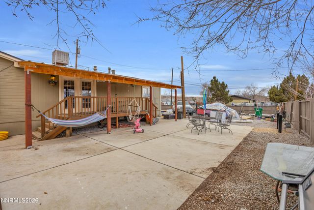 592 Morgan Circle, Sun Valley, NV 89433