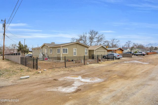 592 Morgan Circle, Sun Valley, NV 89433