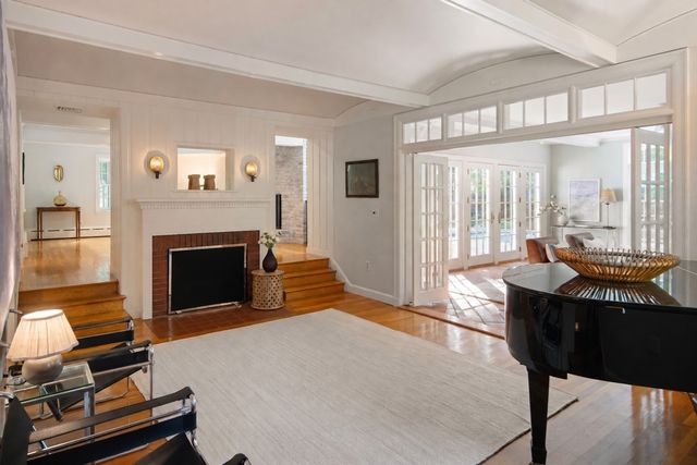 4 Cedar Road, Lincoln, MA 01773