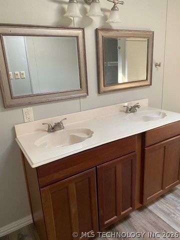 49 Tamkiki, Mead, OK 73449