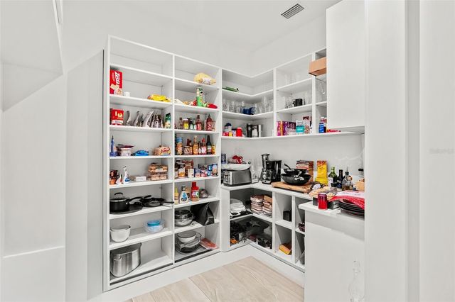 5210 OAK ISLAND ROAD, Belle Isle, FL 32809