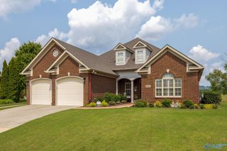 16003 SE Shropshire Drive, Huntsville, AL 35803