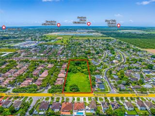 1560 W Mowry Dr, Homestead, FL 33030