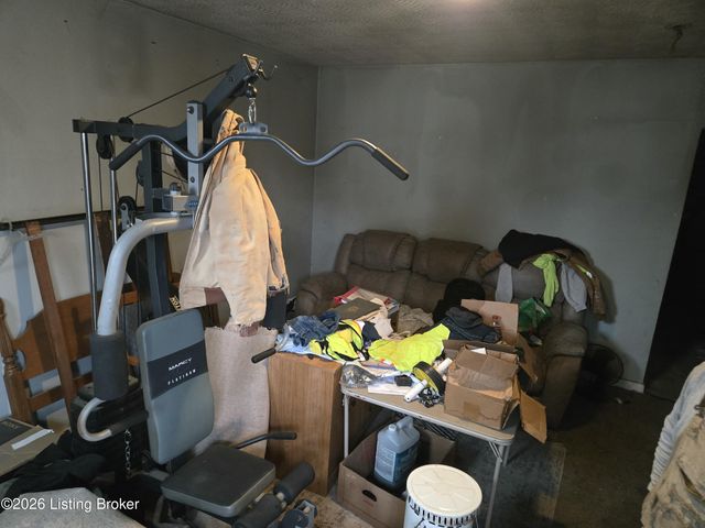 2210 Griffiths Ave, Louisville, KY 40212