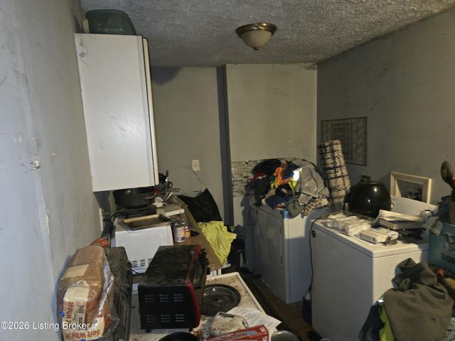 2210 Griffiths Ave, Louisville, KY 40212