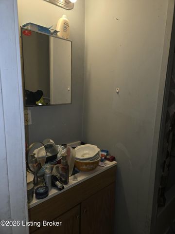 2210 Griffiths Ave, Louisville, KY 40212