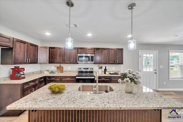 108 Laurel Oak Lane, Warner Robins, GA 31093
