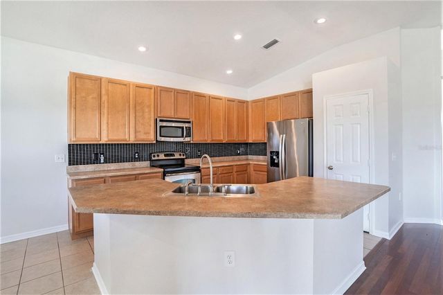 6822 RUNNER OAK DRIVE, Wesley Chapel, FL 33545