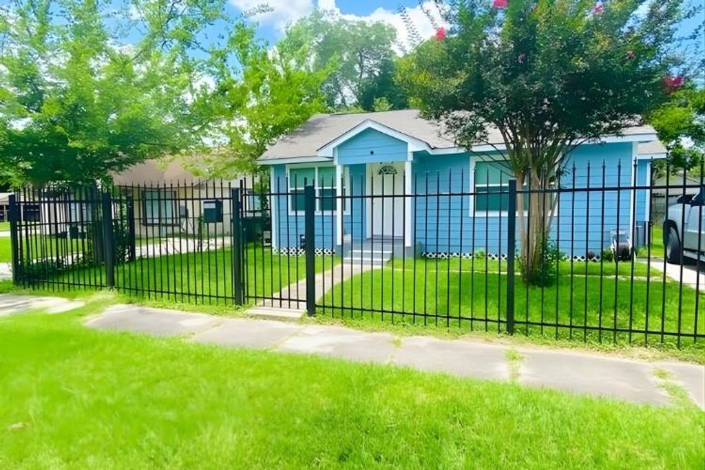 5107 Farmer Street, Houston, TX 77020
