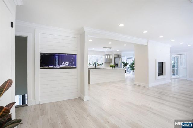 56 Pinehill Drive, Upper Saddle River, NJ 07458