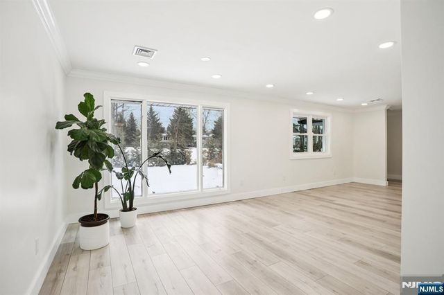 56 Pinehill Drive, Upper Saddle River, NJ 07458