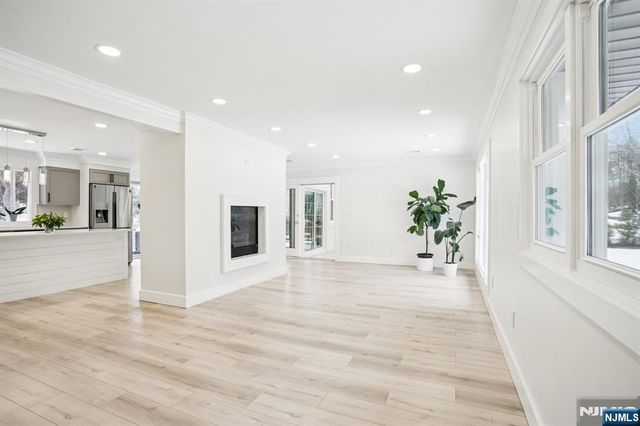 56 Pinehill Drive, Upper Saddle River, NJ 07458